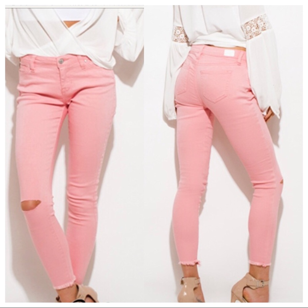 •Closeout•FRAYED SKINNY JEANS